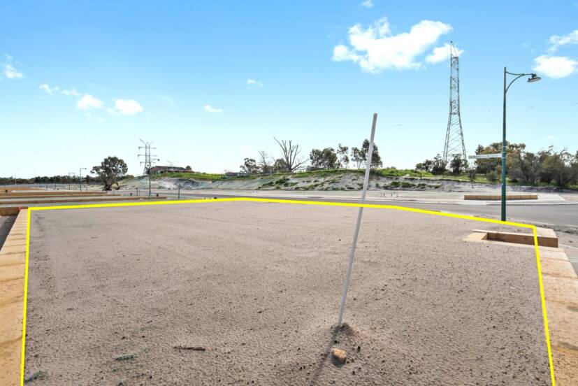 8 Hovea Way, PIARA WATERS, WA 6112 AUS