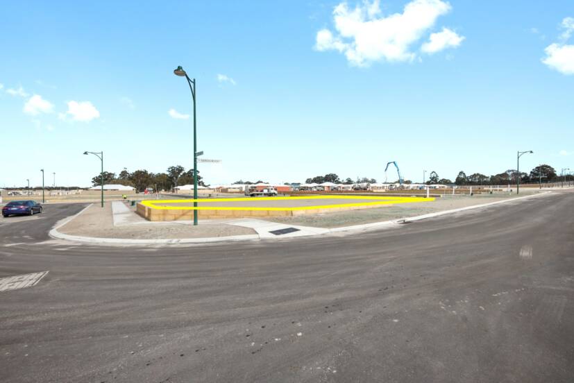 8 Hovea Way, PIARA WATERS, WA 6112 AUS