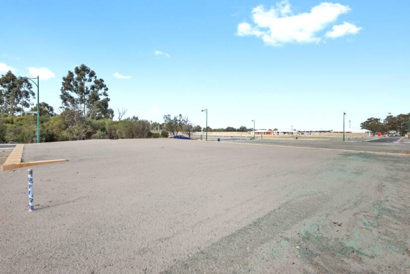 8 Hovea Way, PIARA WATERS, WA 6112 AUS