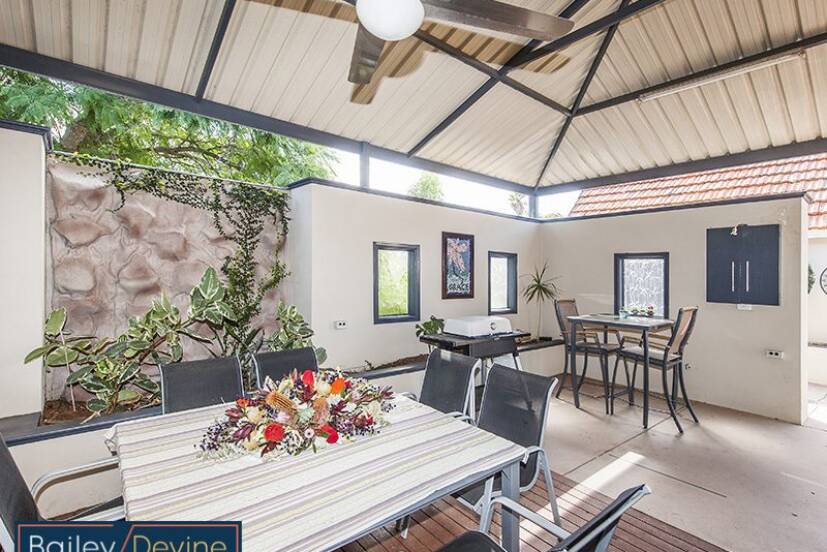 33 Ovens Road, THORNLIE, WA 6108 AUS