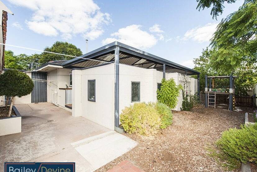 33 Ovens Road, THORNLIE, WA 6108 AUS