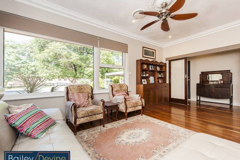 33 Ovens Road, THORNLIE, WA 6108 AUS