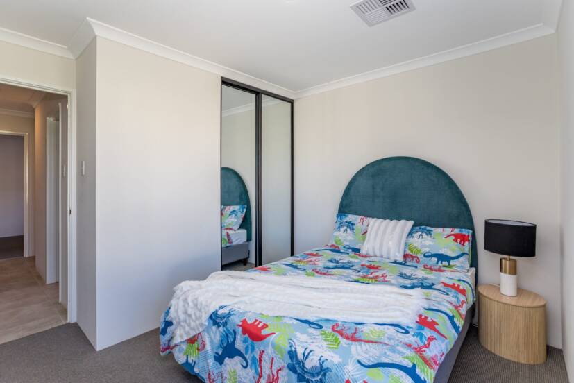 17 Noriker Way, FORRESTDALE, WA 6112 AUS