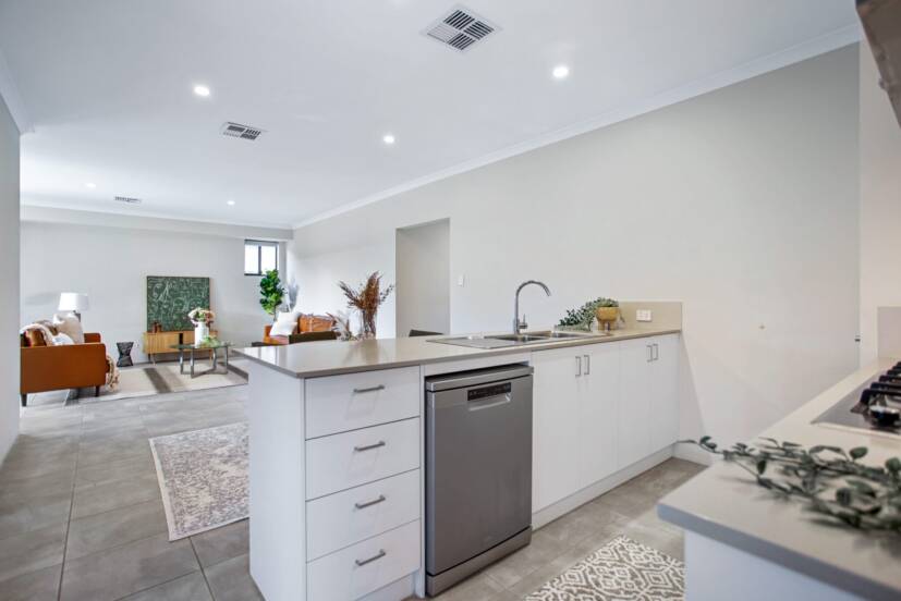 17 Noriker Way, FORRESTDALE, WA 6112 AUS