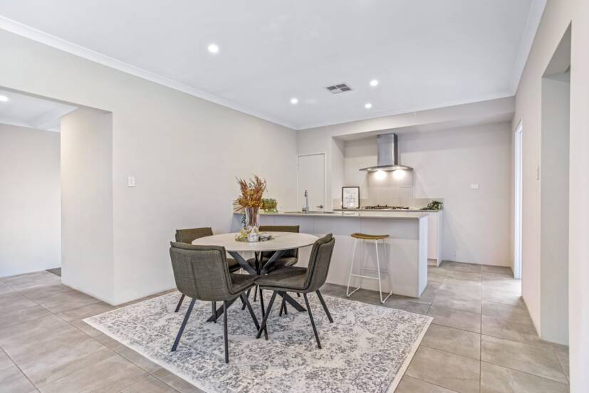 17 Noriker Way, FORRESTDALE, WA 6112 AUS