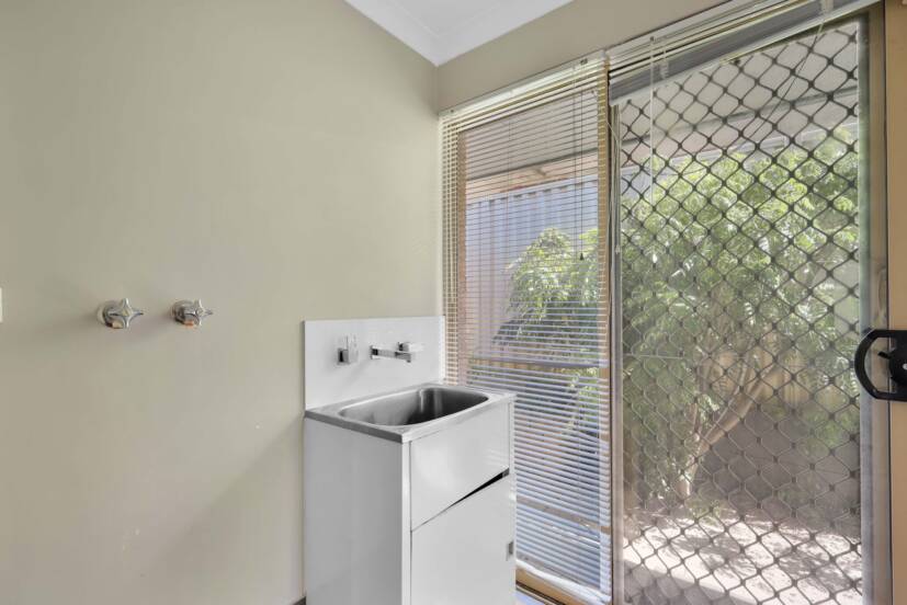 4 Yorn Circuit, BEELIAR, WA 6164 AUS