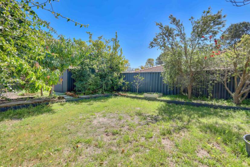 4 Yorn Circuit, BEELIAR, WA 6164 AUS