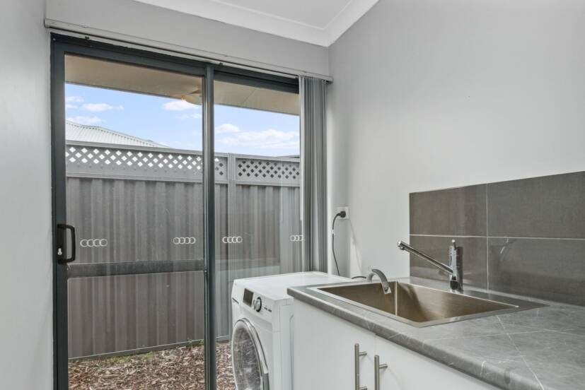 4 Buckley Road, BALDIVIS, WA 6171 AUS