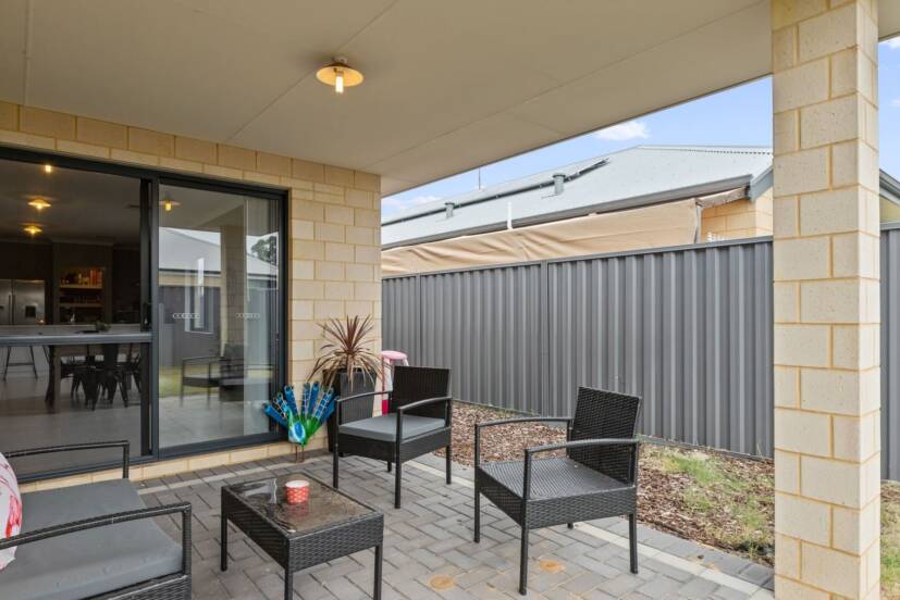 4 Buckley Road, BALDIVIS, WA 6171 AUS