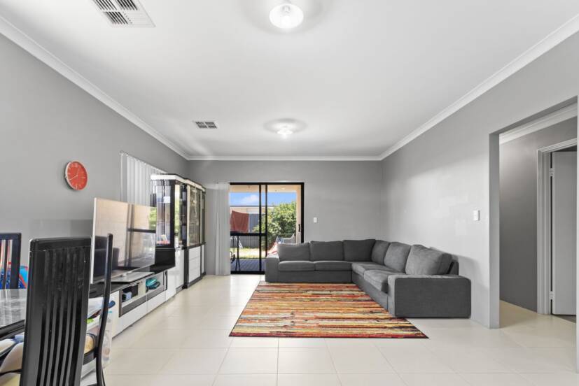 4 Buckley Road, BALDIVIS, WA 6171 AUS