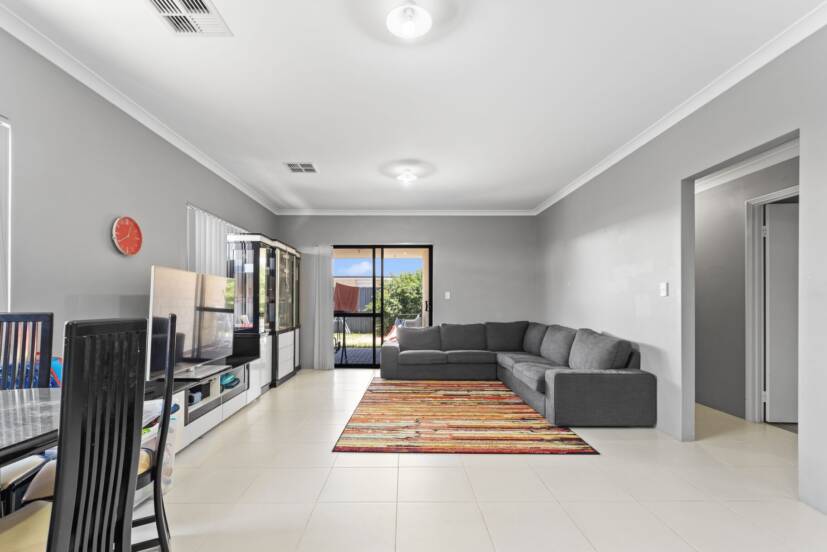 4 Buckley Road, BALDIVIS, WA 6171 AUS