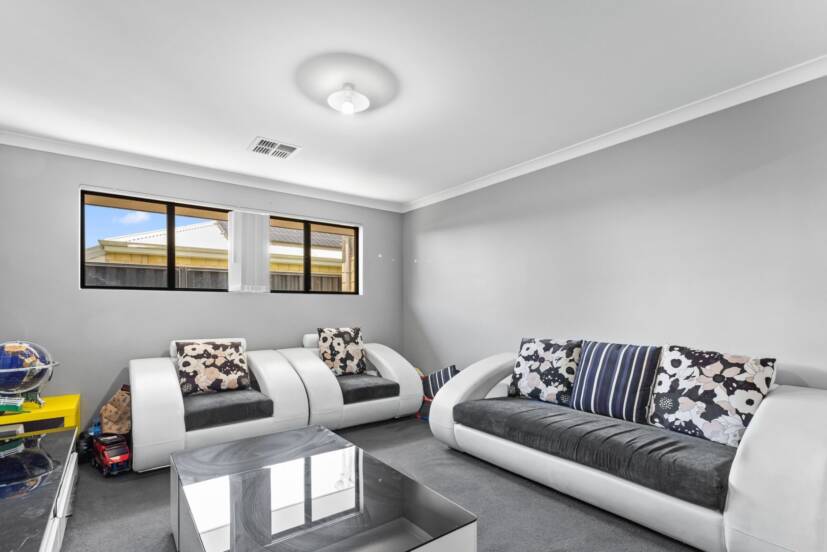 4 Buckley Road, BALDIVIS, WA 6171 AUS