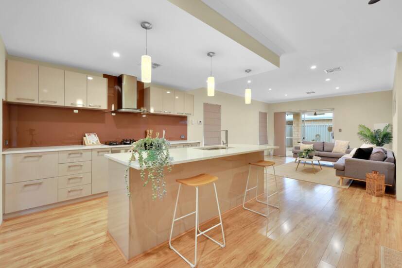 9 Sackler Link, PIARA WATERS, WA 6112 AUS