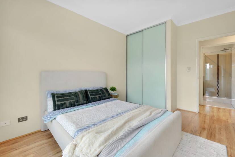 9 Sackler Link, PIARA WATERS, WA 6112 AUS