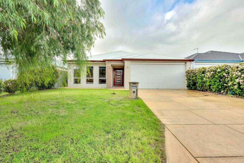 9 Sackler Link, PIARA WATERS, WA 6112 AUS