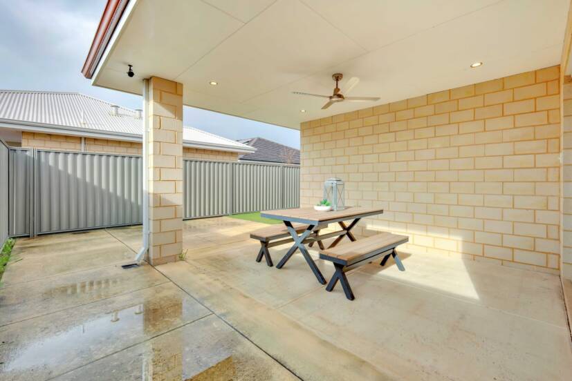 9 Sackler Link, PIARA WATERS, WA 6112 AUS