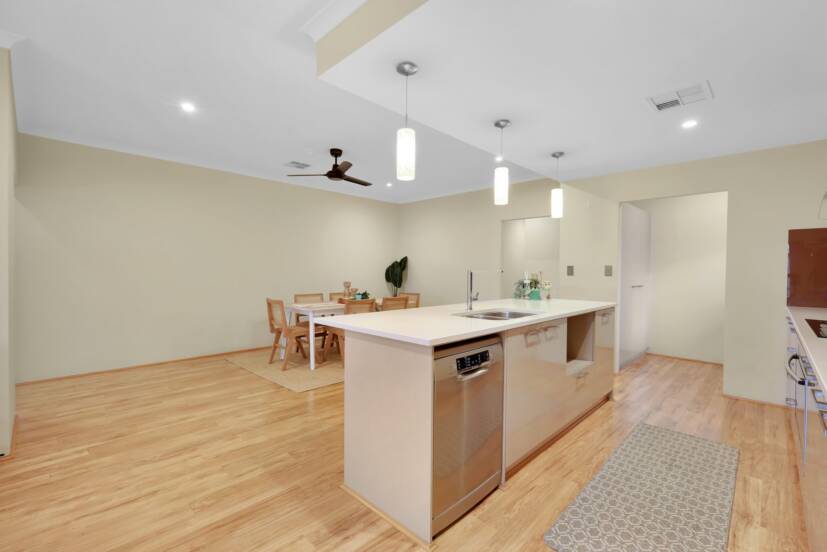 9 Sackler Link, PIARA WATERS, WA 6112 AUS
