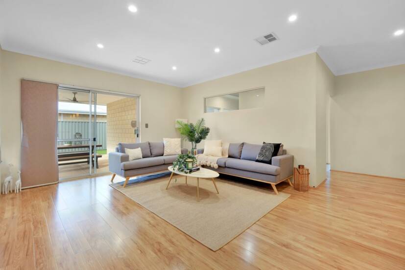 9 Sackler Link, PIARA WATERS, WA 6112 AUS