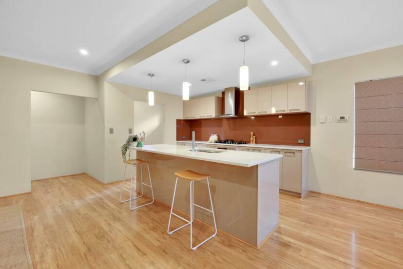 9 Sackler Link, PIARA WATERS, WA 6112 AUS