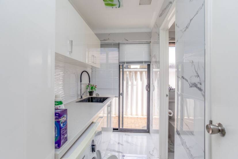 61 Grand Parade, REDCLIFFE, WA 6104 AUS