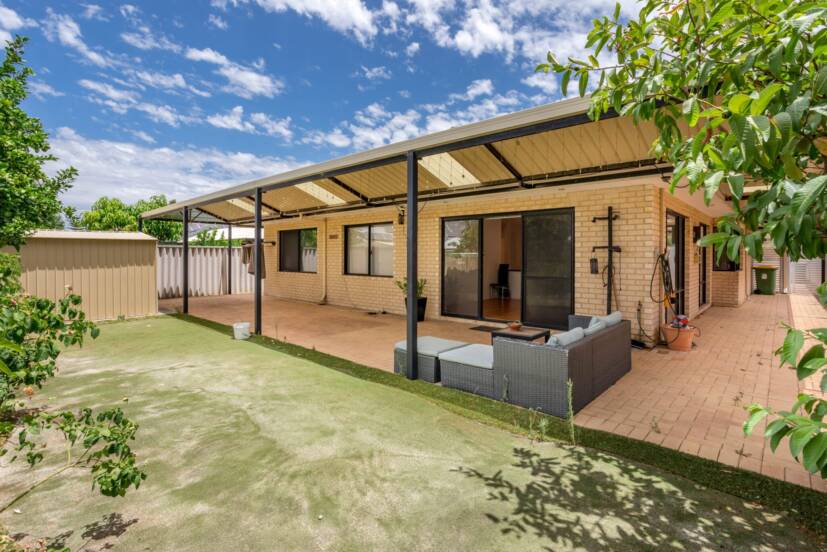 61 Grand Parade, REDCLIFFE, WA 6104 AUS