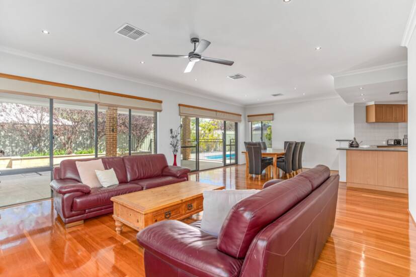 31 Broadway Boulevard, PIARA WATERS, WA 6112 AUS