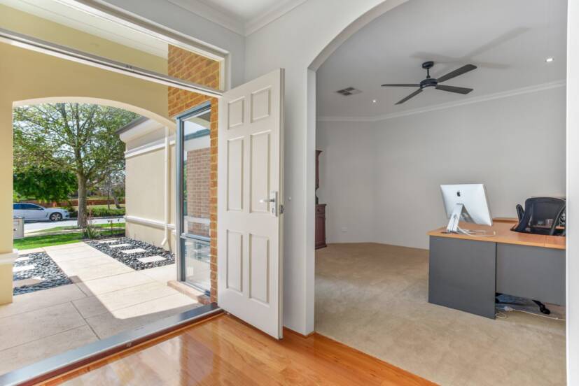 31 Broadway Boulevard, PIARA WATERS, WA 6112 AUS