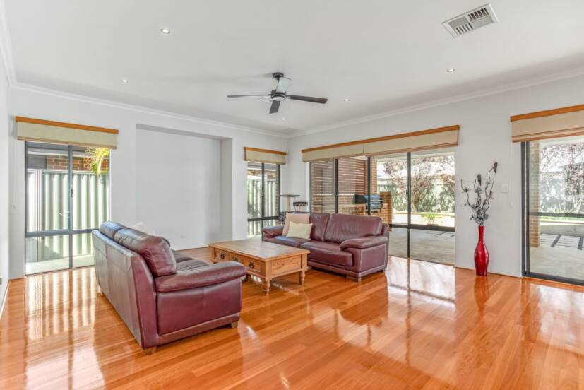 31 Broadway Boulevard, PIARA WATERS, WA 6112 AUS