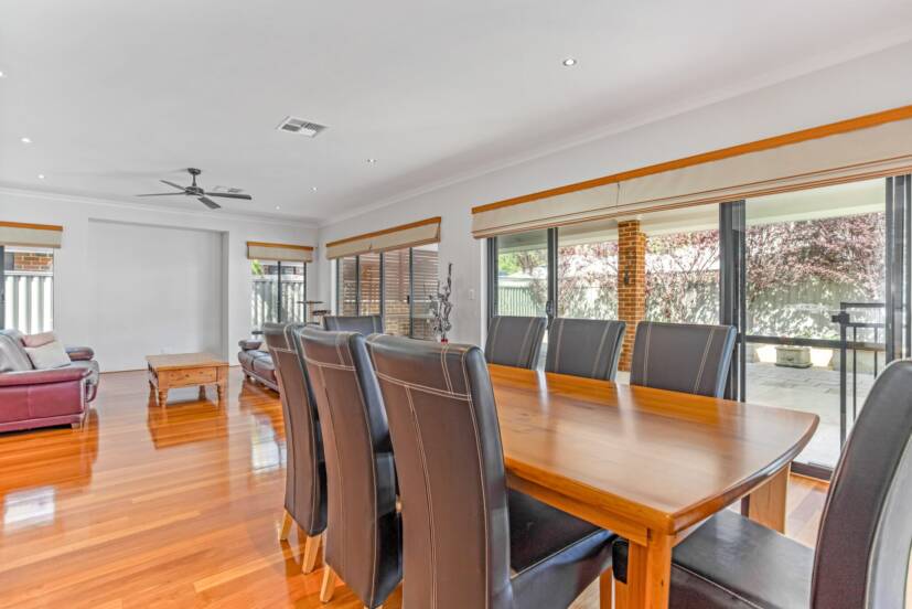 31 Broadway Boulevard, PIARA WATERS, WA 6112 AUS