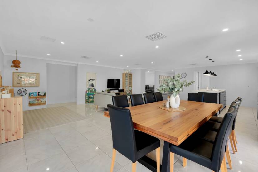 19 Crimson Way, HARRISDALE, WA 6112 AUS