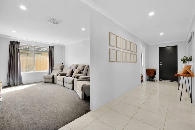 19 Crimson Way, HARRISDALE, WA 6112 AUS