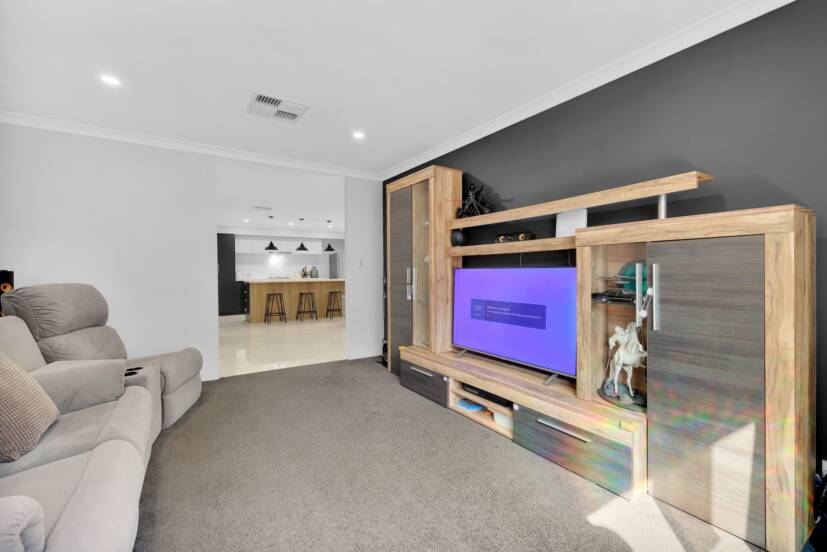 19 Crimson Way, HARRISDALE, WA 6112 AUS