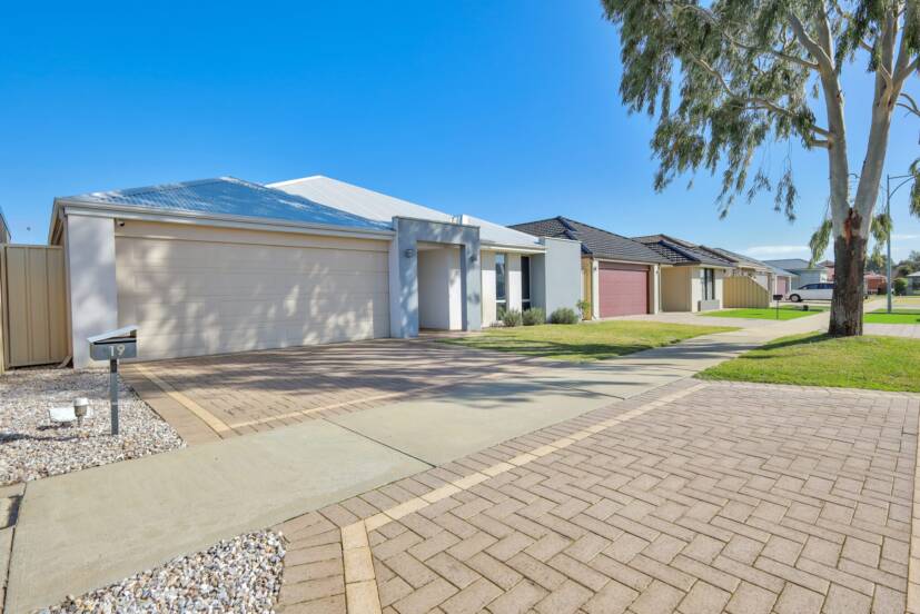 19 Crimson Way, HARRISDALE, WA 6112 AUS