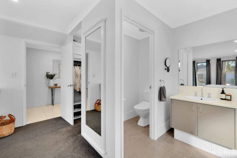 19 Crimson Way, HARRISDALE, WA 6112 AUS