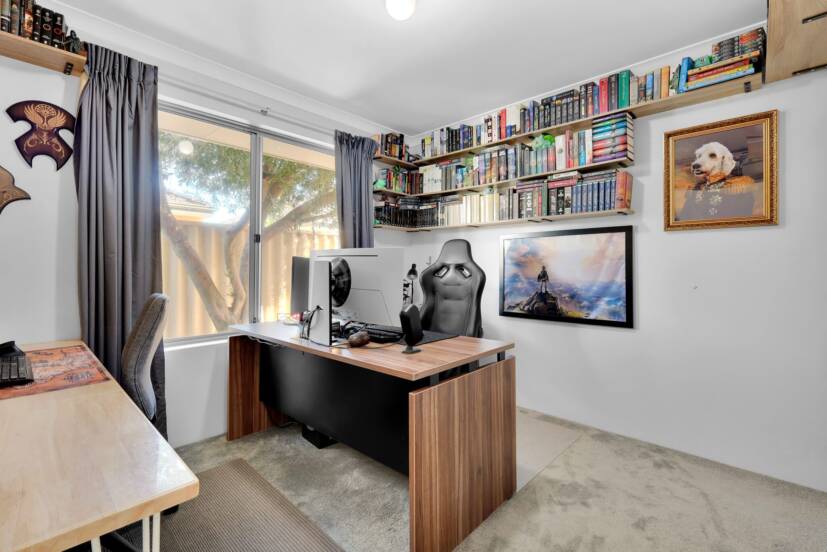 19 Crimson Way, HARRISDALE, WA 6112 AUS