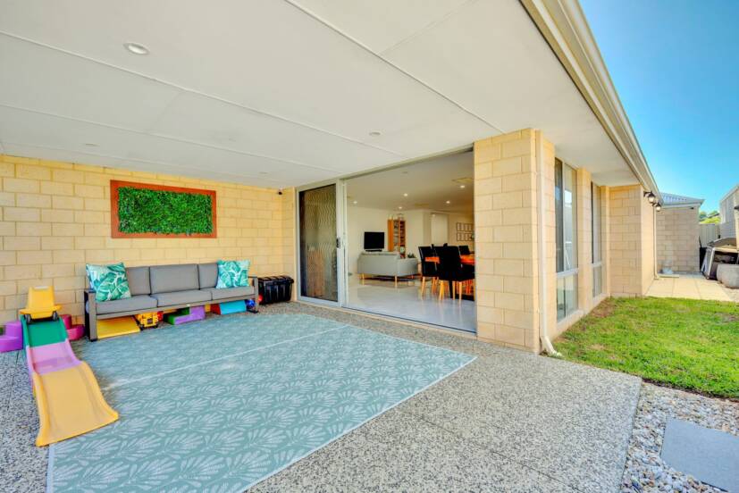 19 Crimson Way, HARRISDALE, WA 6112 AUS