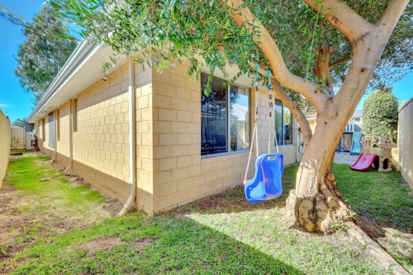 19 Crimson Way, HARRISDALE, WA 6112 AUS