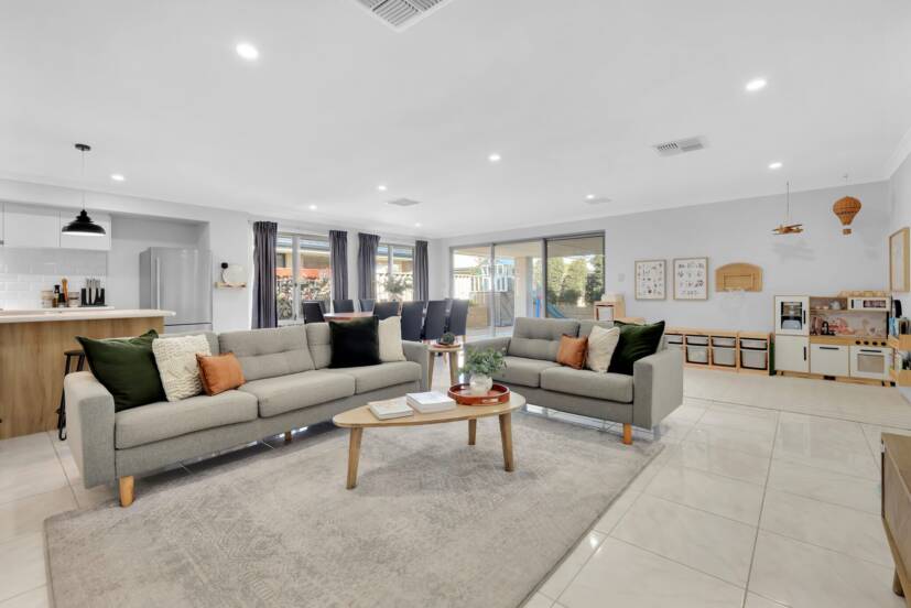 19 Crimson Way, HARRISDALE, WA 6112 AUS