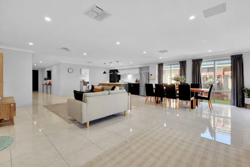 19 Crimson Way, HARRISDALE, WA 6112 AUS