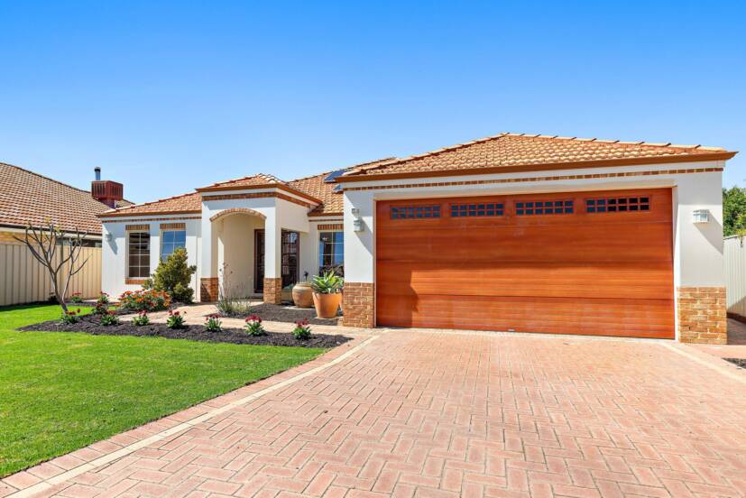 18 Pelham Gardens, CANNING VALE, WA 6155 AUS