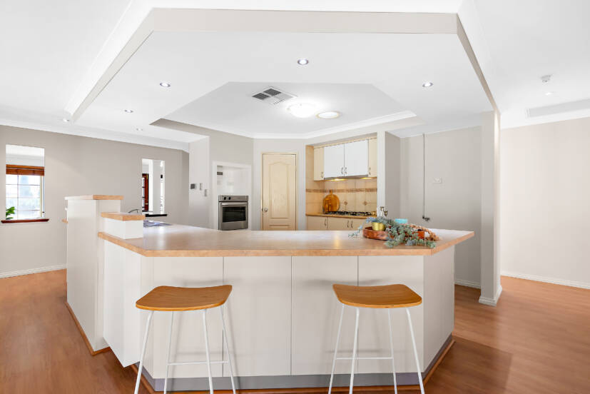 18 Pelham Gardens, CANNING VALE, WA 6155 AUS