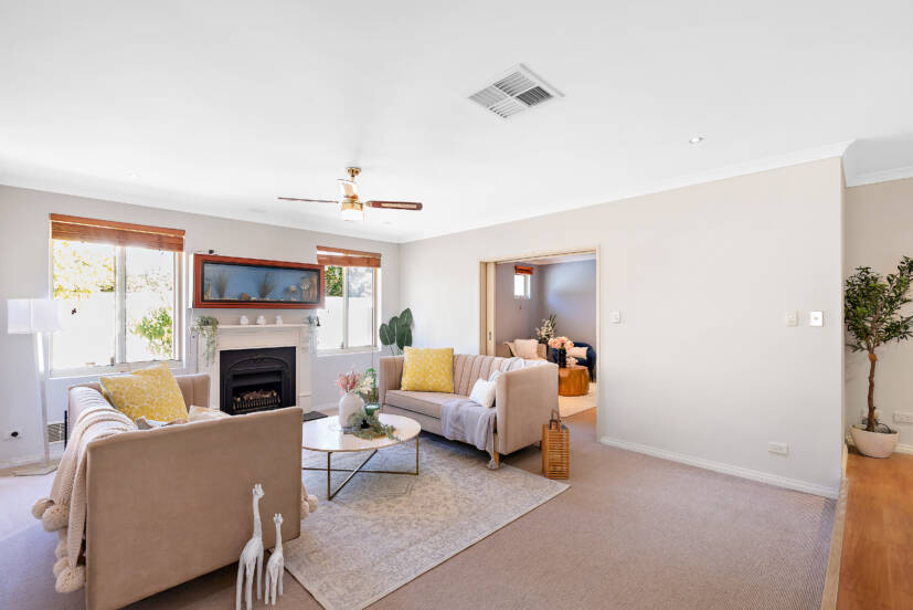 18 Pelham Gardens, CANNING VALE, WA 6155 AUS