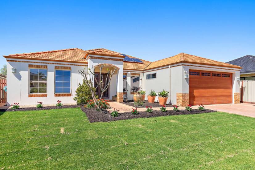 18 Pelham Gardens, CANNING VALE, WA 6155 AUS