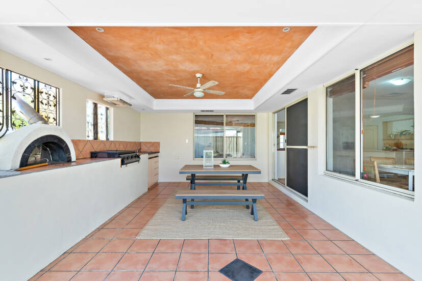 18 Pelham Gardens, CANNING VALE, WA 6155 AUS