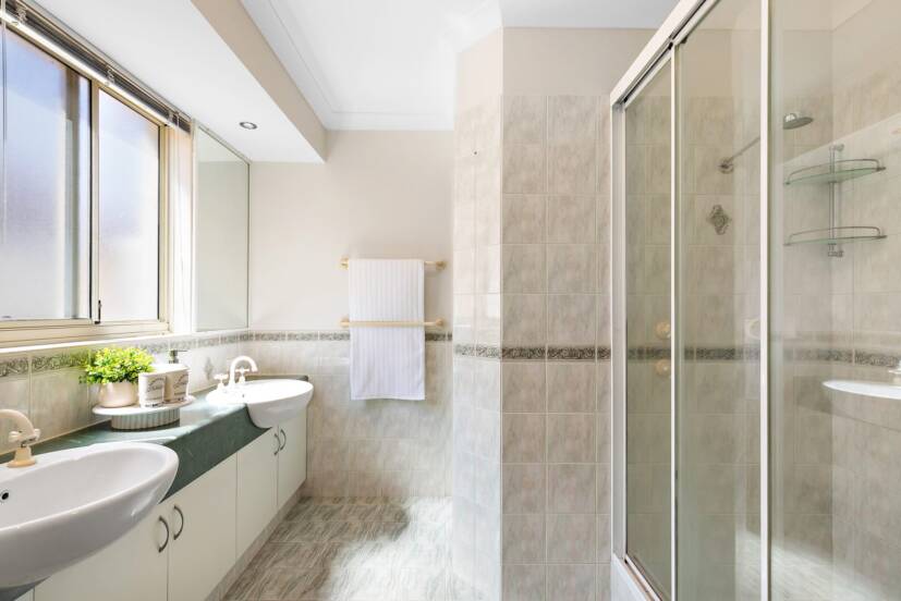 18 Pelham Gardens, CANNING VALE, WA 6155 AUS