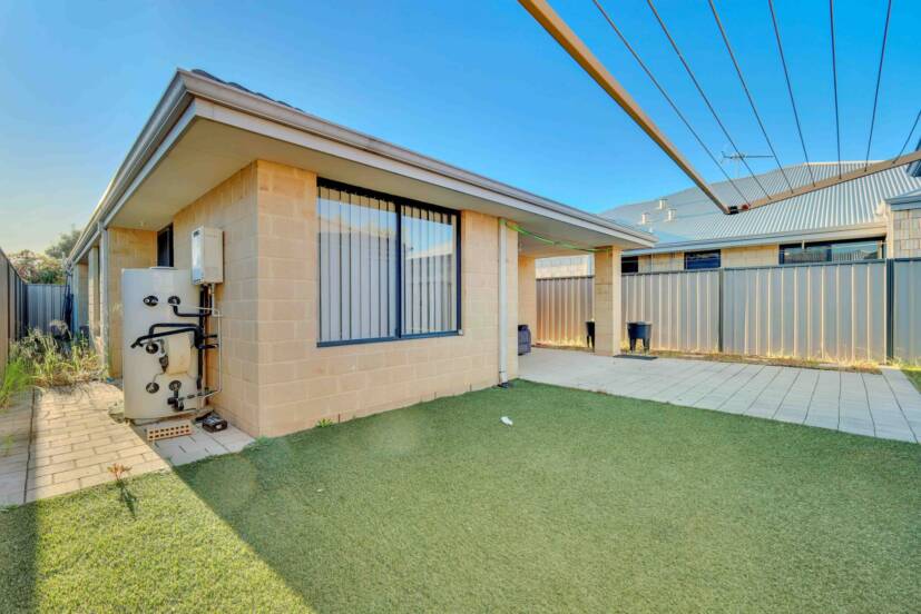 7 Torino Crescent, PIARA WATERS, WA 6112 AUS