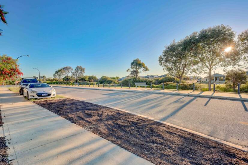 7 Torino Crescent, PIARA WATERS, WA 6112 AUS