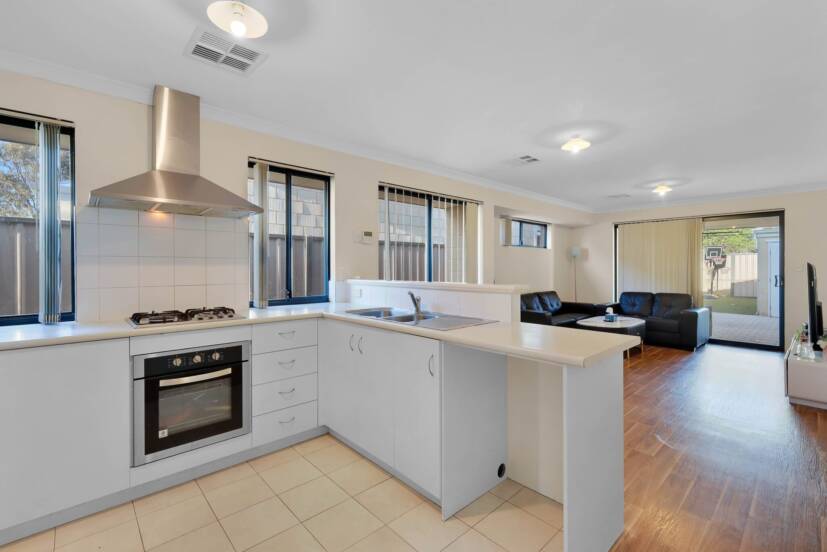 7 Torino Crescent, PIARA WATERS, WA 6112 AUS