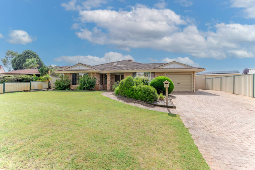 13 Monarch Court, THORNLIE, WA 6108 AUS