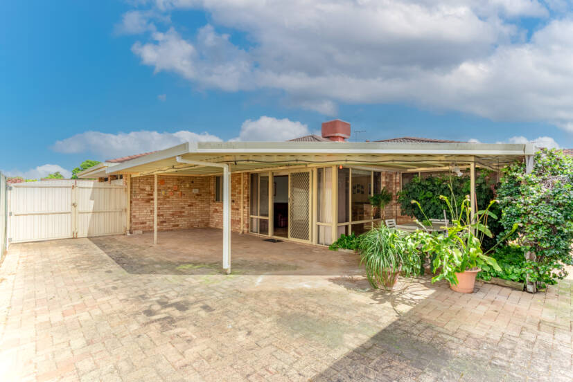 13 Monarch Court, THORNLIE, WA 6108 AUS